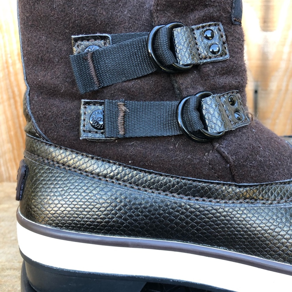 UGG Australia Waterproof Adjustable Strap Snap Closure Winter Women's Boots 6 - Picture 6 of 13